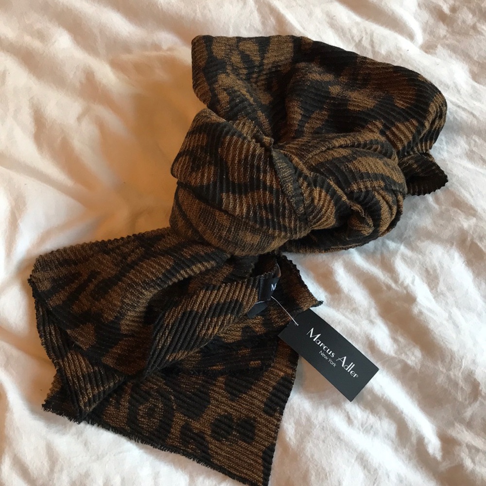 New with tags animal print scarf